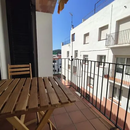 2 Minutes Walking To The Parking Included Apartment *