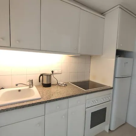 2 Minutes Walking To The Parking Included Apartment *